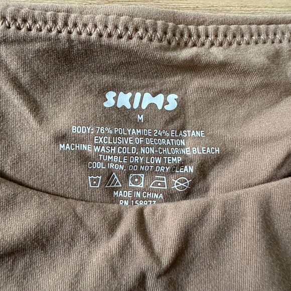 SKIMS Womens Size Medium High Neck Thong Bodysuit Ochre Tan NWOT - Picture 3 of 7